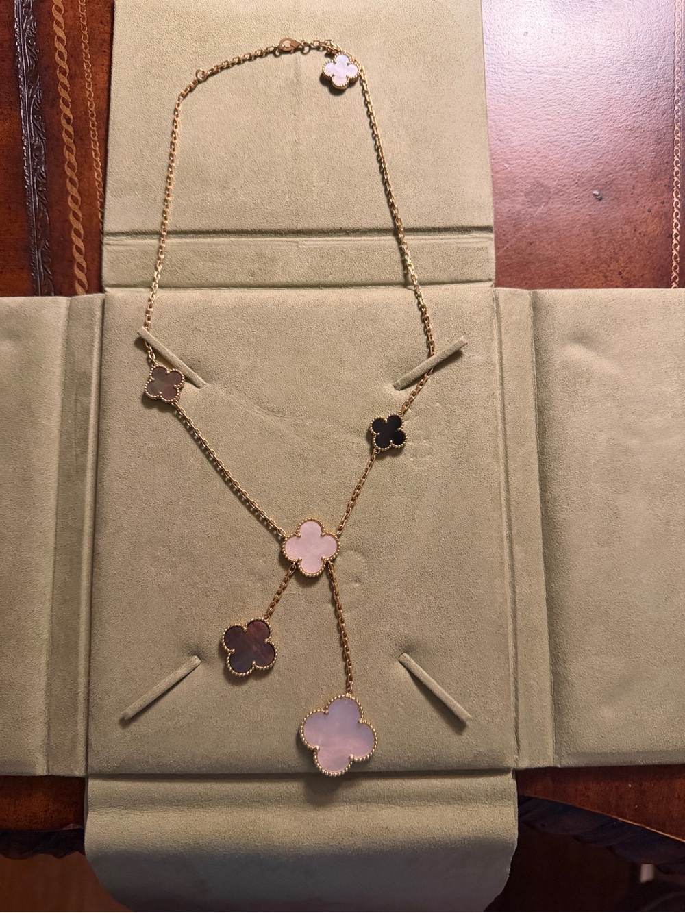 Van Cliff & Arpel Magic Alhambra necklace, 6 motif.